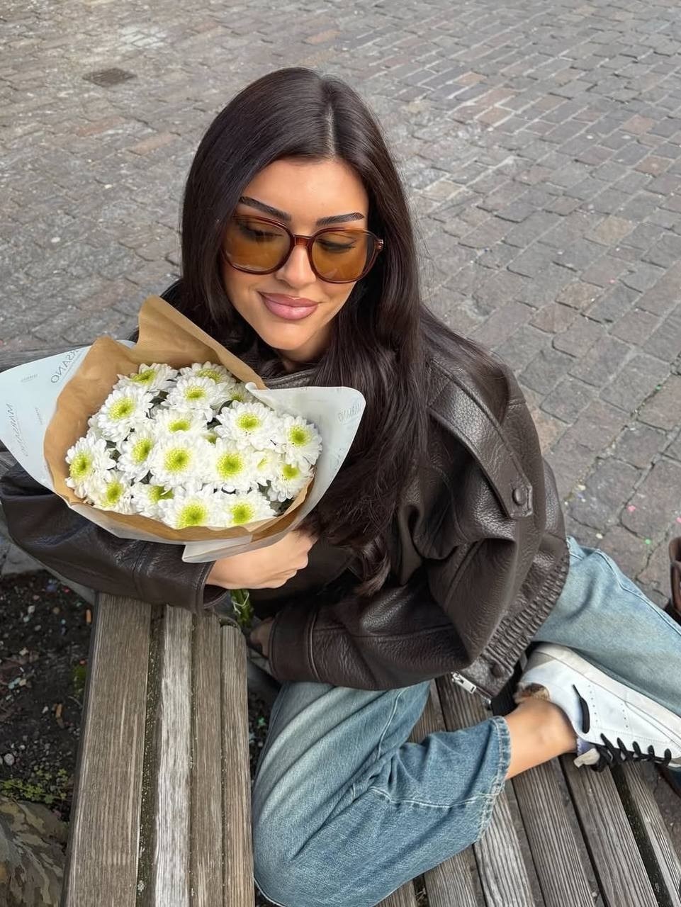 брюнетка,кожаная куртка,девушка,модель куртки кожаная