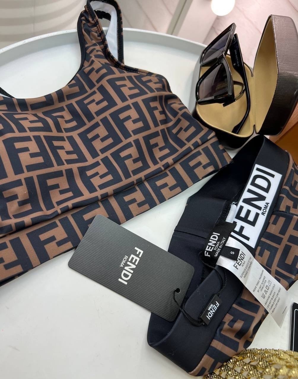 костюм спортивный fendi,костюм fendi,комплект одежды fendi,костюм фенди женский,костюм для спорта
