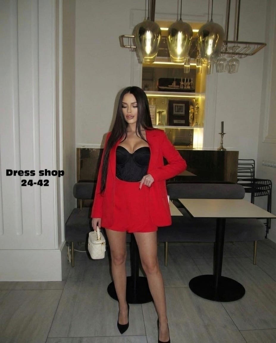 костюм пиджак юбка шорты,женский костюм с пиджаком и юбкой,костюм с юбкой,костюм с шортами,костюм с мини юбкой и пиджак укороченный ello