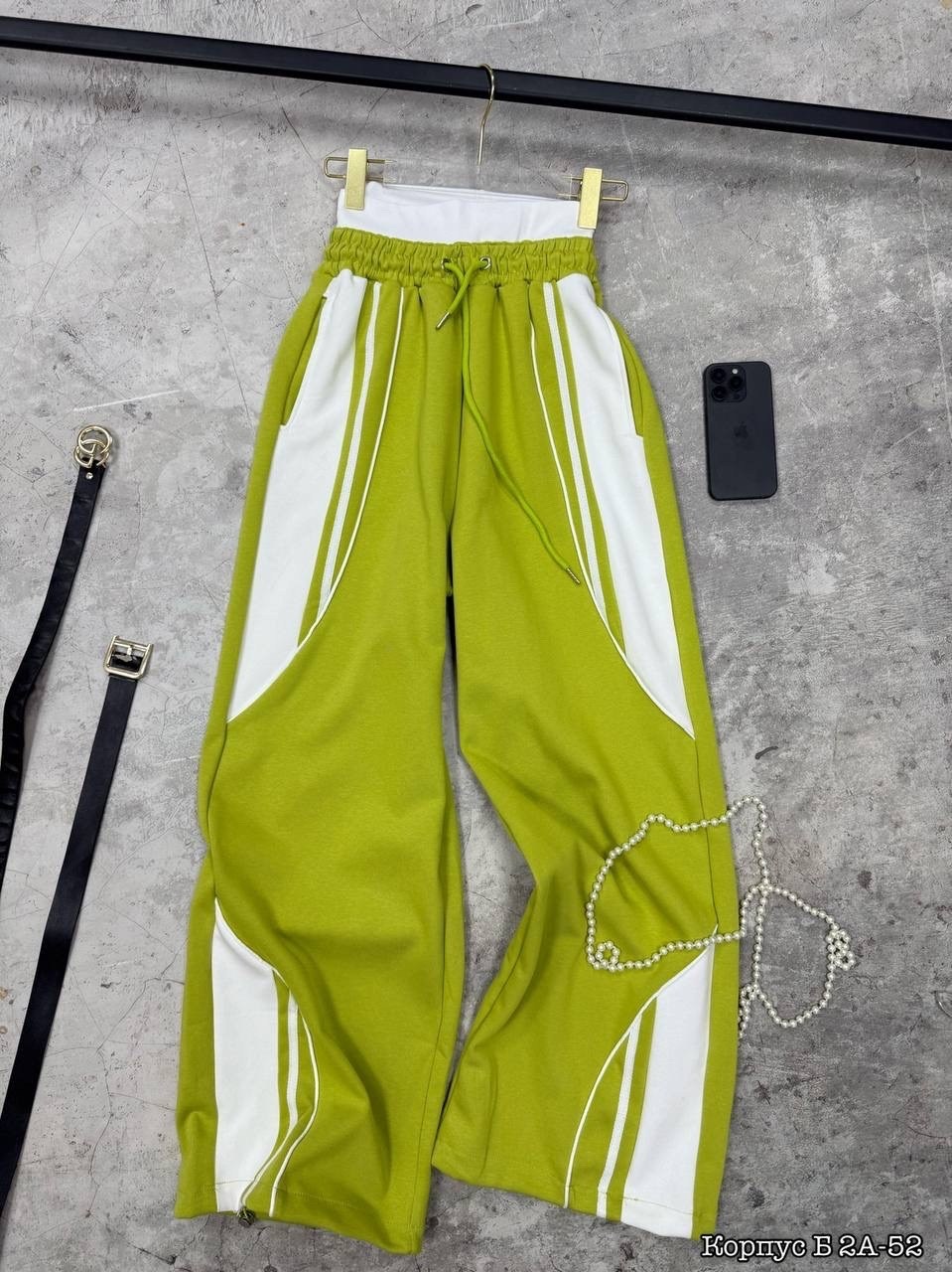 женские спортивные штаны серые с лампасами,спортивные женские штаны,брюки карго с лампасами широкие y2k styfash,спортивные штаны широкие женские,спортивные брюки