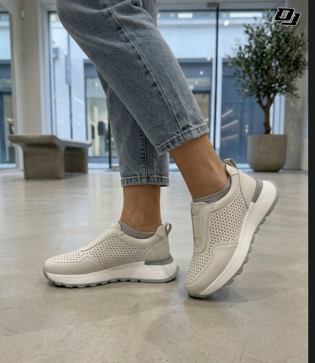 ,бежевые кроссовки,женские кроссовки,кроссовки бежевые женские,кроссовки с перфорацией