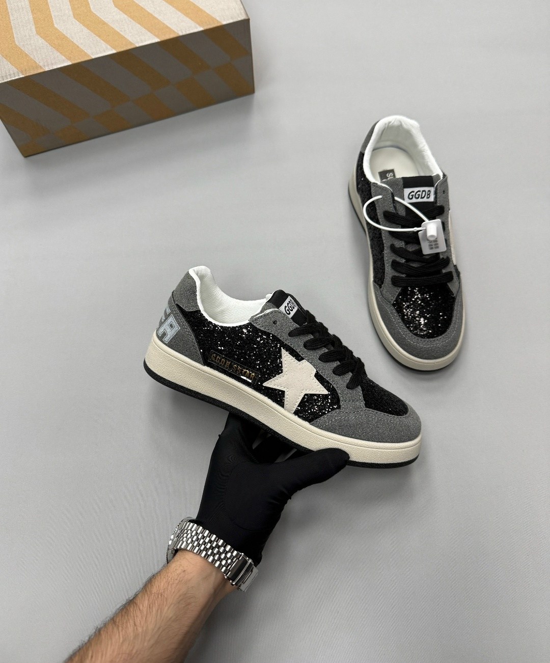 кроссовки golden goose с пайетками на платформе,кеды golden goose,,кеды super-star с блестками golden goose черный,кроссовки golden goose