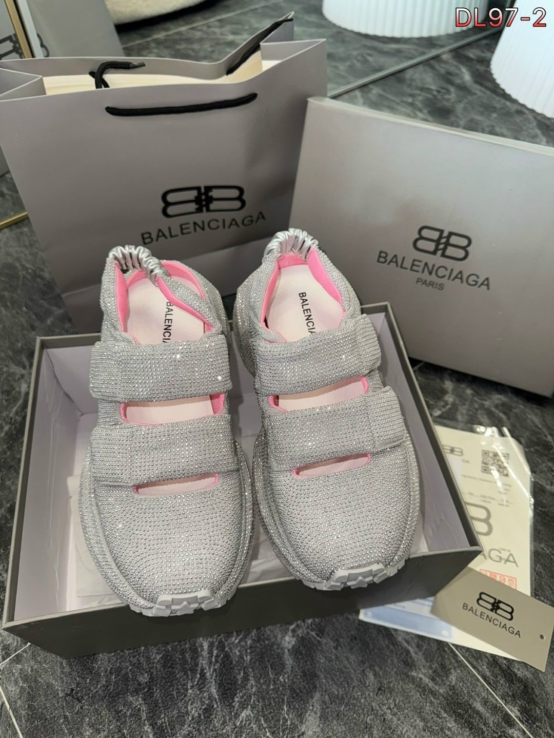 босоножки balenciaga,кроссовки женские balenciaga,сандалии balenciaga,кроссовки balenciaga,баленсиаги