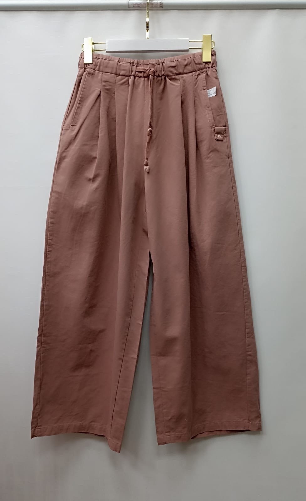 брюки uniform bridge balloon crop chino pants бежевый,широкие брюки,брюки прямые,повседневные брюки,свободные брюки