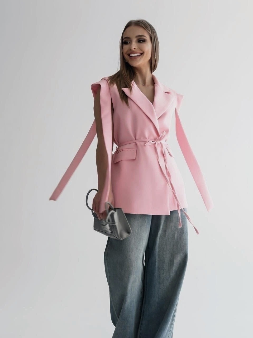 жилетка женская,жилет с поясом,жилет удлиненный,стильная безрукавка,женские жилеты