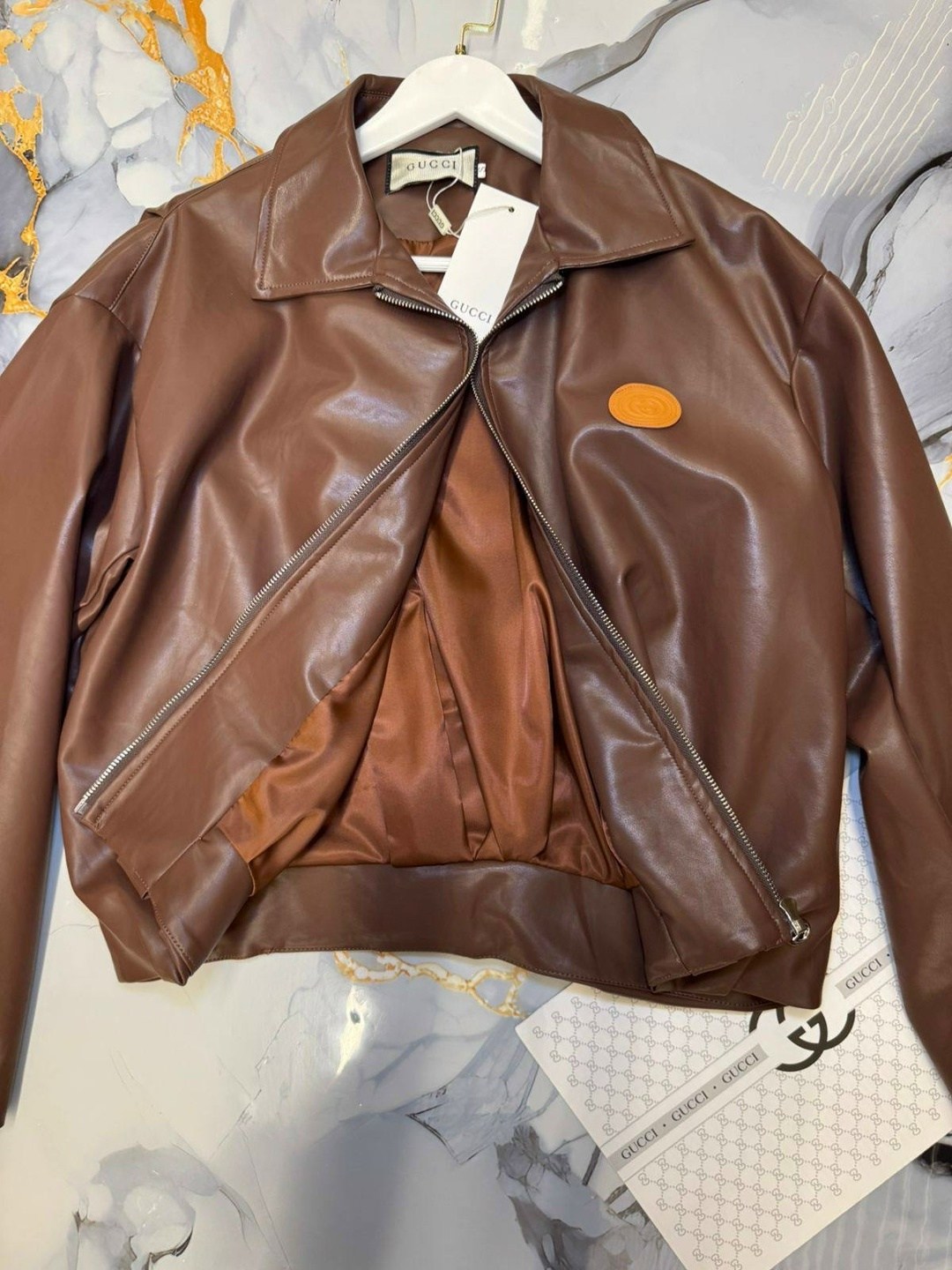 кожаная куртка,женская кожаная куртка,кожаная куртка бомбер,кожаный бомбер,мужская кожаная куртка