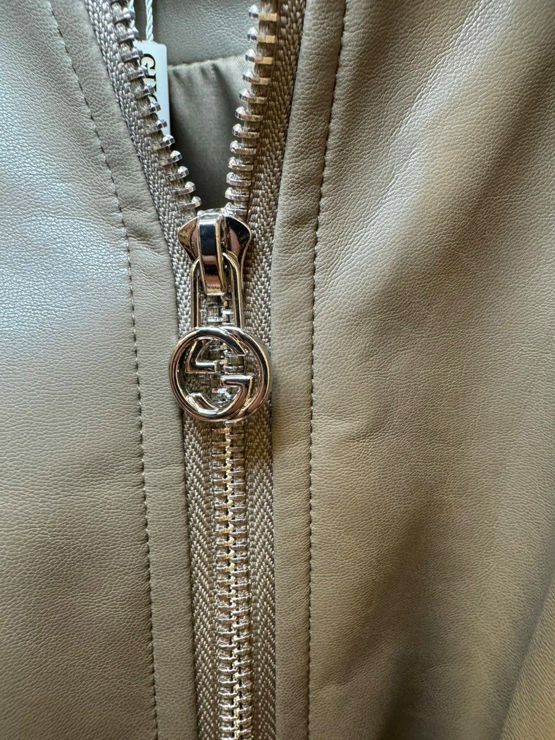 кожаная куртка,женская кожаная куртка,кожаная куртка бомбер,кожаный бомбер,мужская кожаная куртка