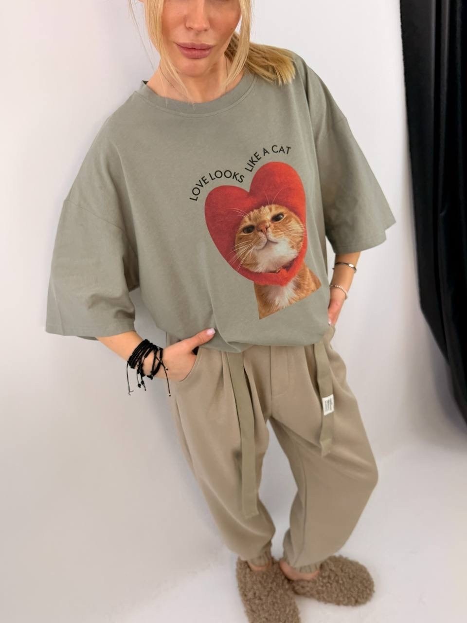 футболки женские оверсайз,футболки женская,женские брюки карго,футболки оверсайз с принтами