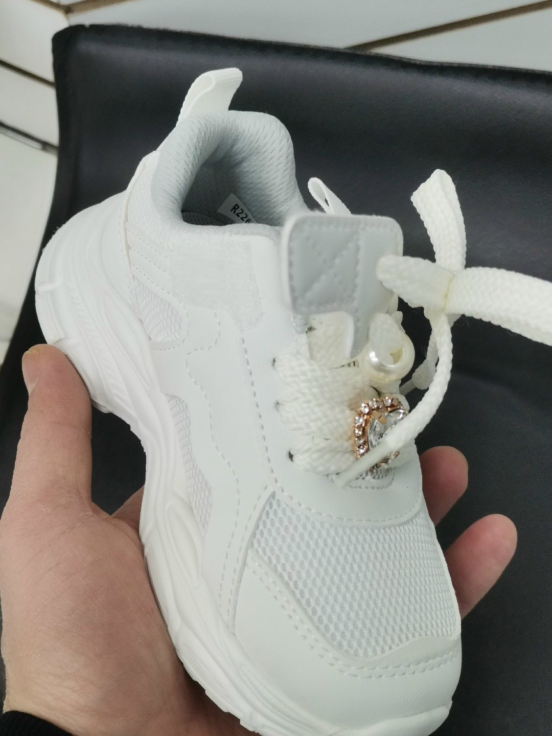 женские кроссовки,украшение для обуви,кроссовки женские белые,массивные кроссовки,украшения для шнурков