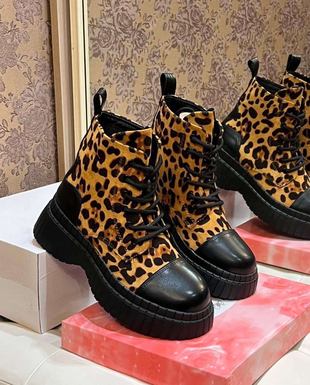 ,женские ботинки,ботинки модные,женская ,ботинки louis vuitton