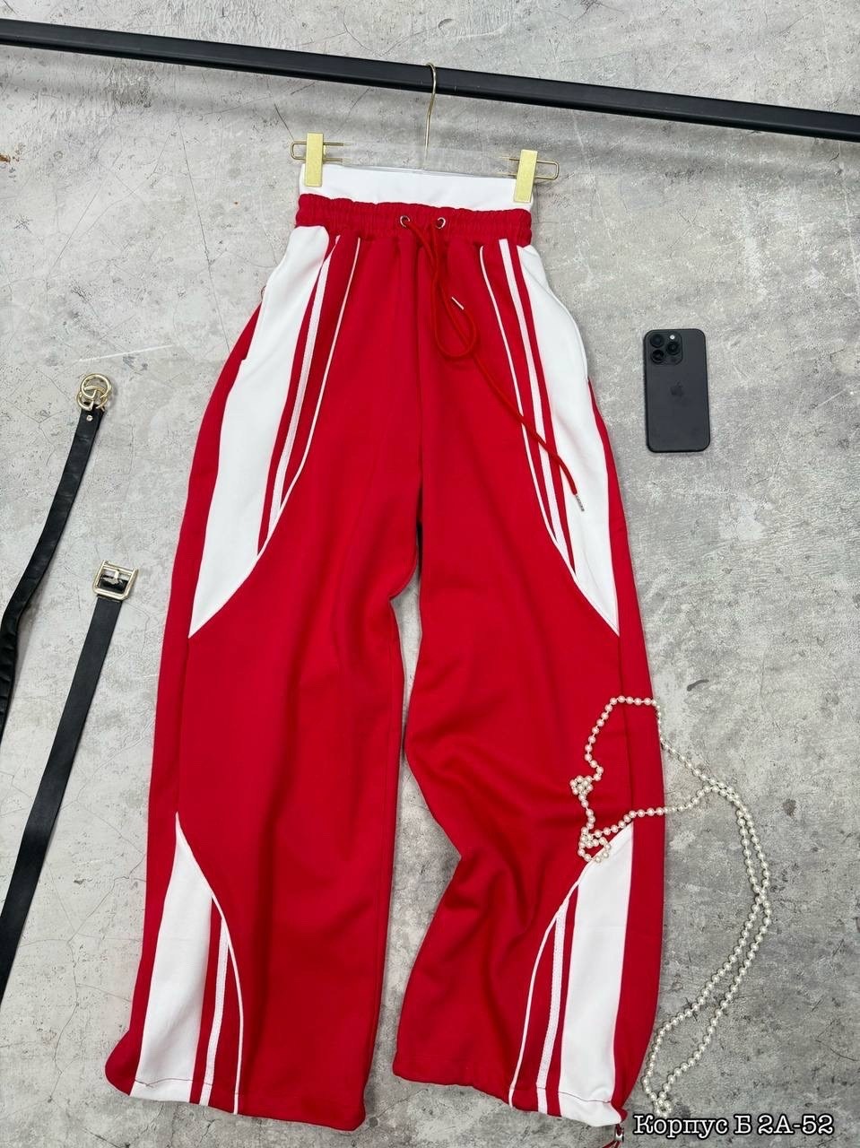 женские спортивные штаны серые с лампасами,спортивные женские штаны,брюки карго с лампасами широкие y2k styfash,спортивные штаны широкие женские,спортивные брюки