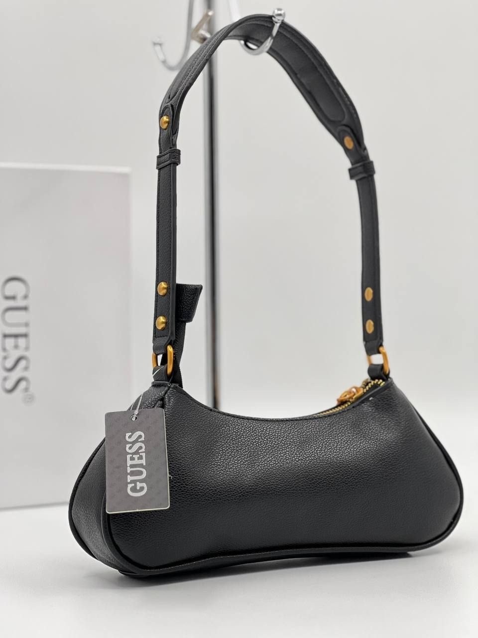 стильная сумка на плечо guess,женская сумка guess,сумка на плечо guess,сумка guess,сумка через плечо guess