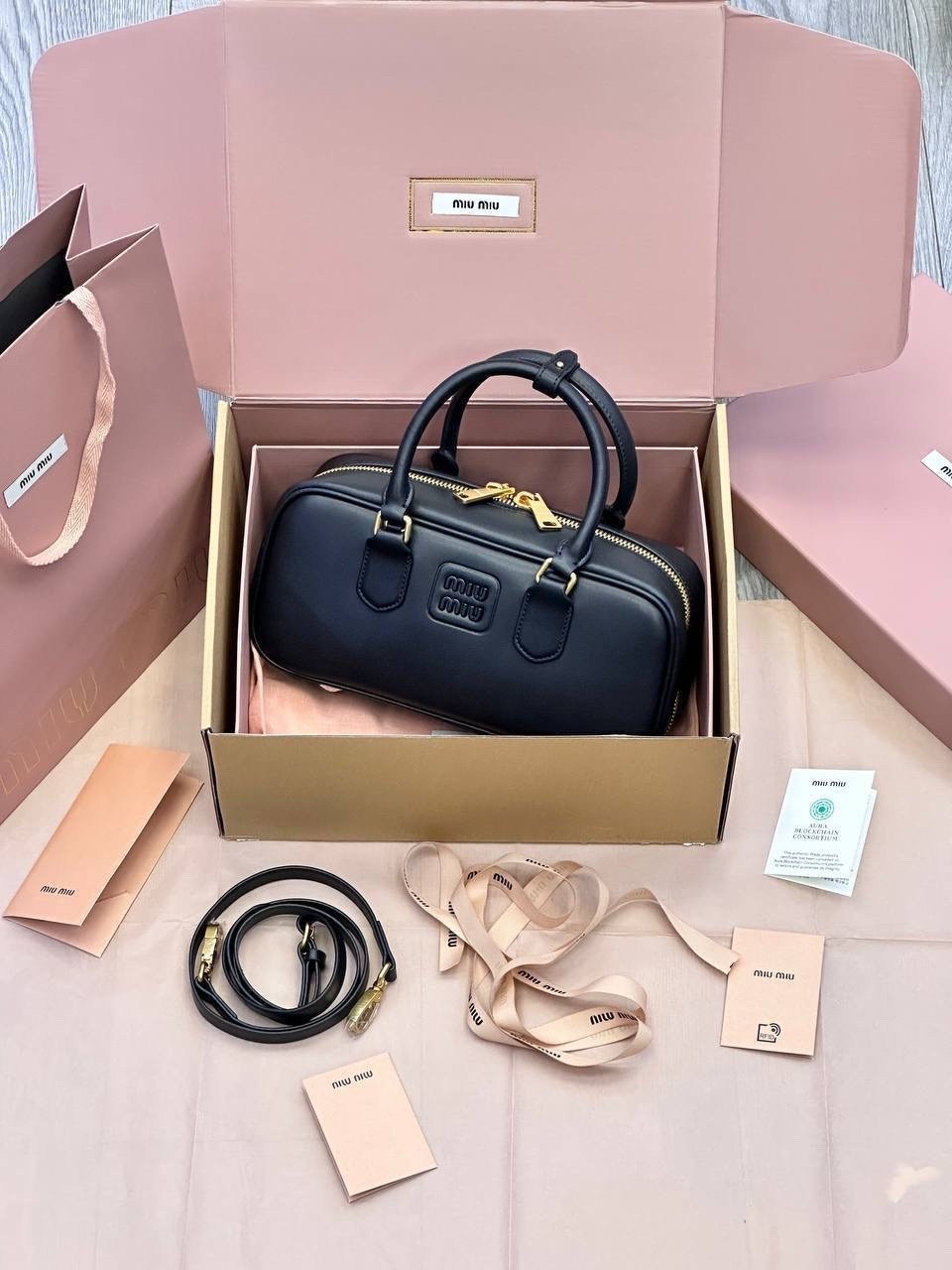 сумка miu miu,сумка miu miu женская,сумка,miu miu сумка на плечо,сумки миу миу