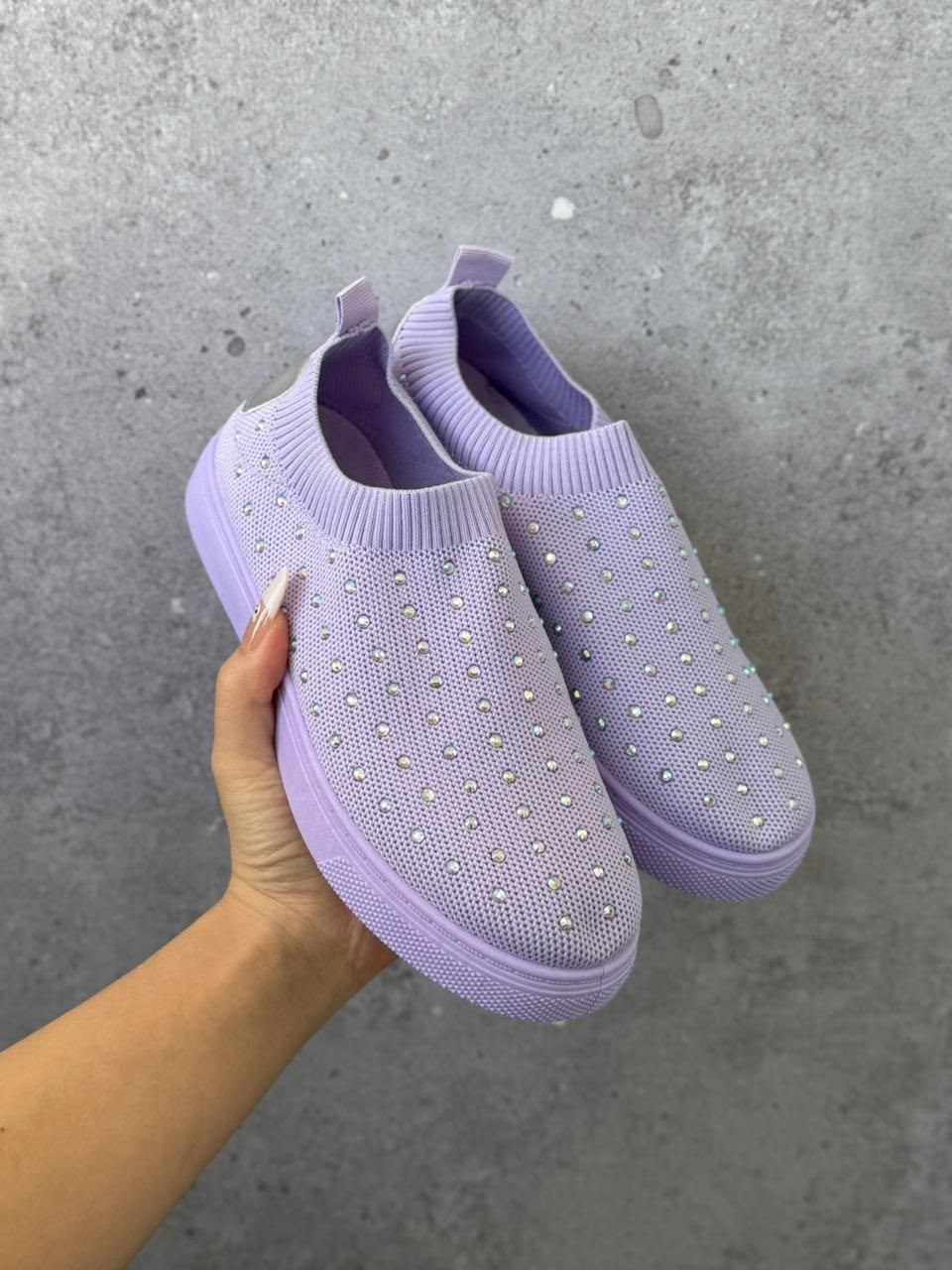 ,слипоны женские,женские кроссовки,слипоны женские красные,спортивная