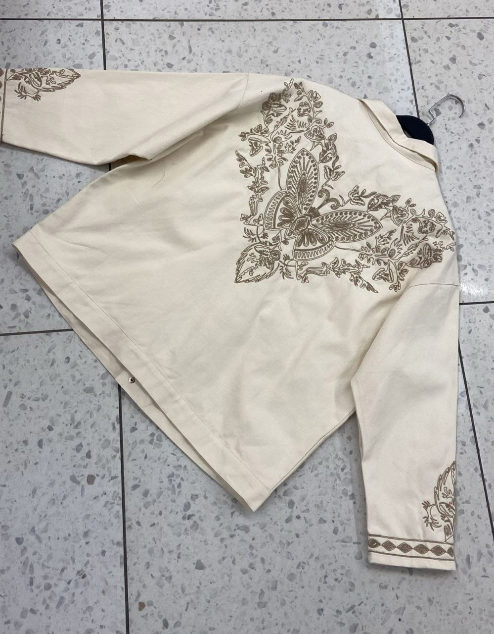 вышивка на одежде,блузка с узорами,блузка с вышивкой ришелье,жакет женский с вышивкой,льняная рубашка