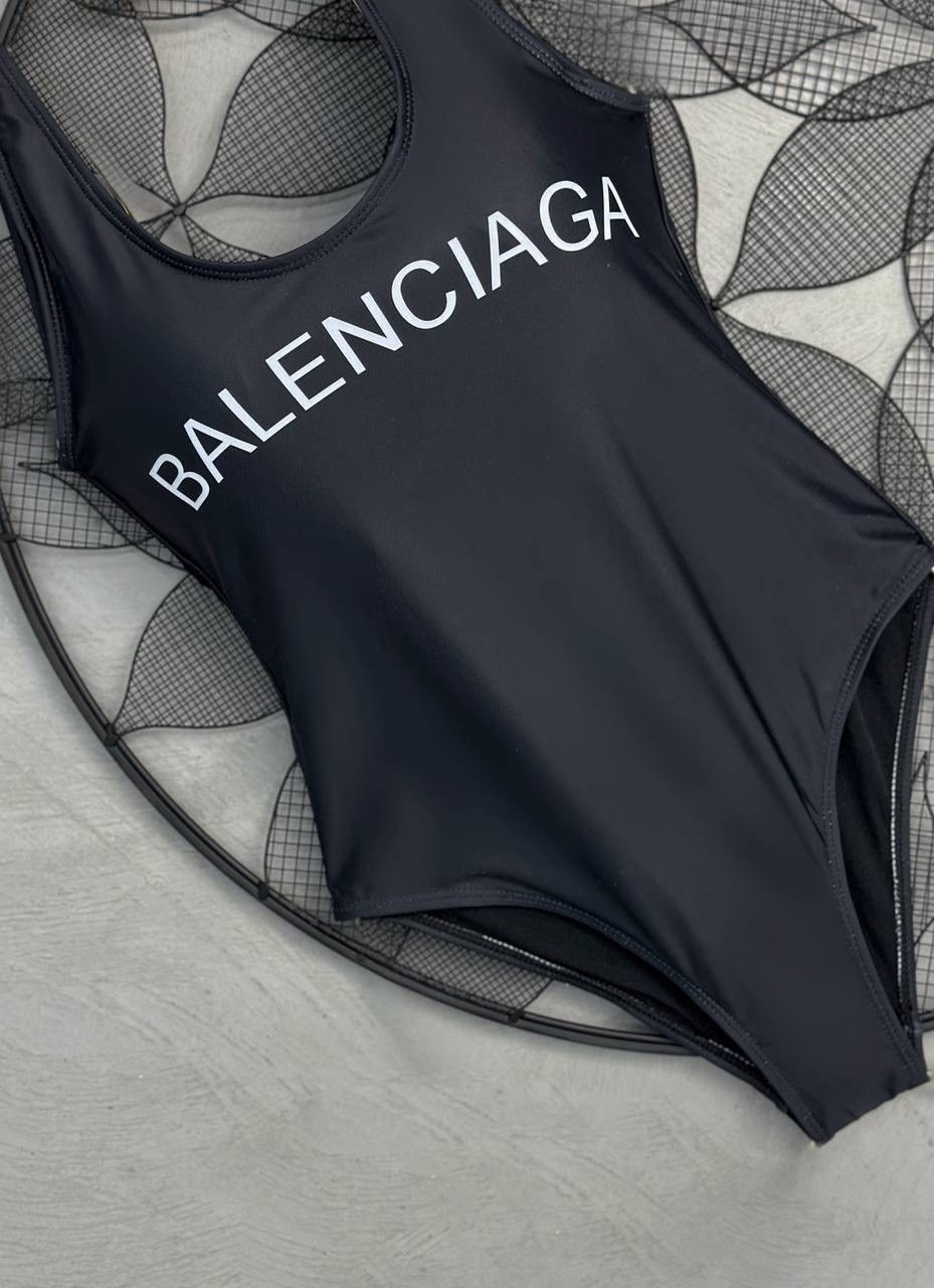 девушка,купальники модные,купальник,купальник для женщин,женские купальники