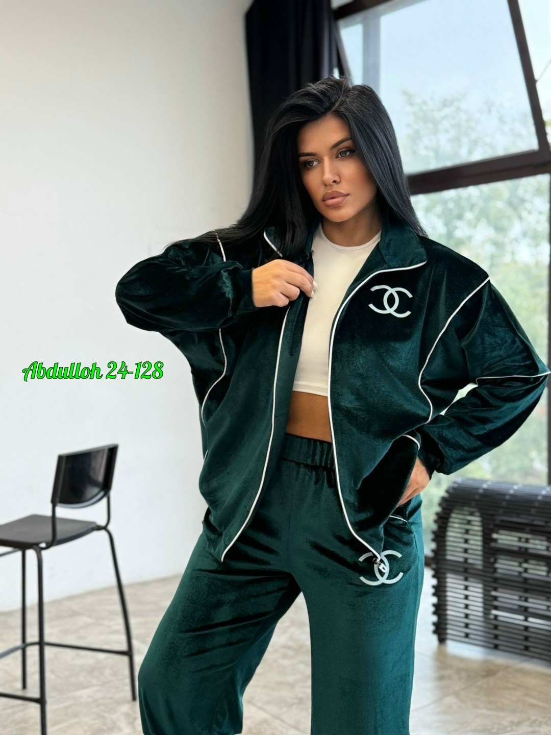 спортивный велюровый костюм,велюровый костюм,костюм-двойка из бархатной ткани велюр,костюм из велюра queen bee 635 изумруд,костюм спортивный из велюра женский большого размера арт. 10979239