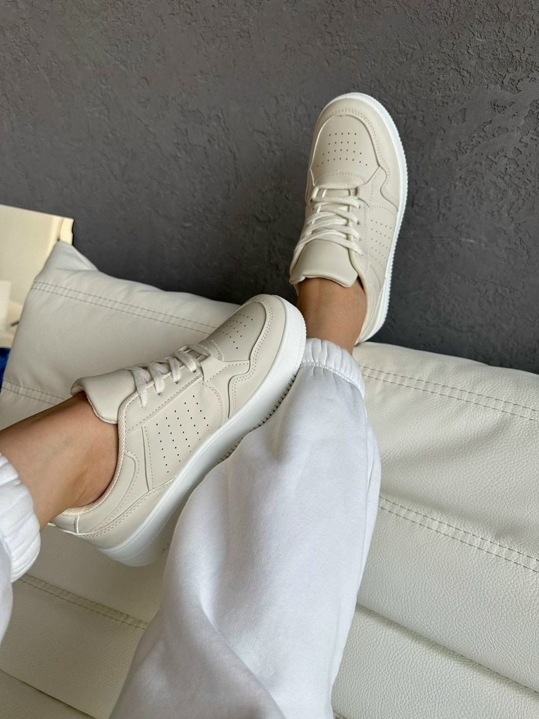 кроссовки женские,белые кроссовки,кроссовки белые женские,кроссовки для девушек,базовые кроссовки женские