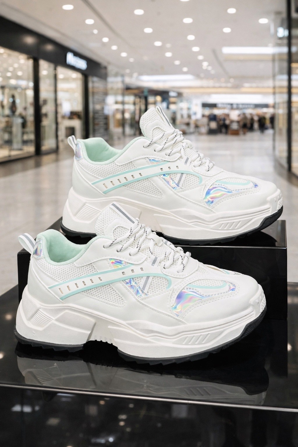 девушка блондинка,красивая девушка,гламурная блондинка,девушки сочные,красивая спортивная девушка