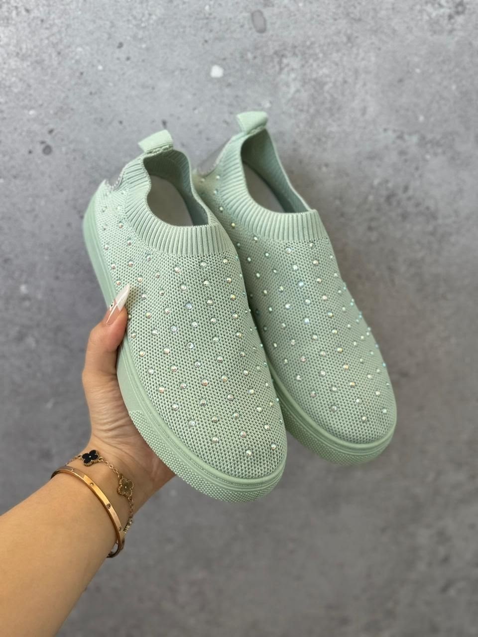 ,слипоны женские,женские кроссовки,слипоны женские красные,спортивная