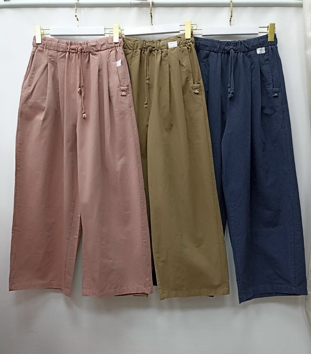 брюки uniform bridge balloon crop chino pants бежевый,широкие брюки,брюки прямые,повседневные брюки,свободные брюки
