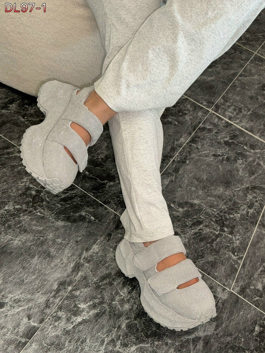 босоножки balenciaga,кроссовки женские balenciaga,сандалии balenciaga,кроссовки balenciaga,баленсиаги