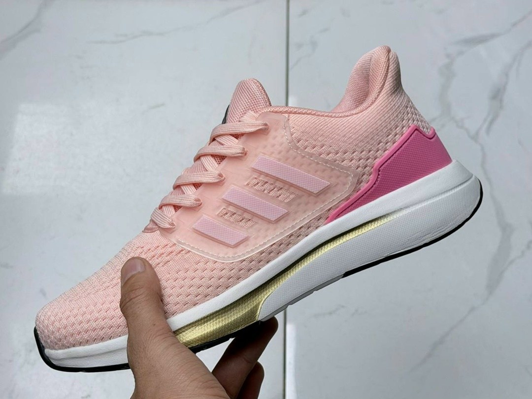 кроссовки adidas,дышащие кроссовки адидас,кроссовки женские дышащие адидас,кроссовки женские adidas,женские кроссовки adidas eq21