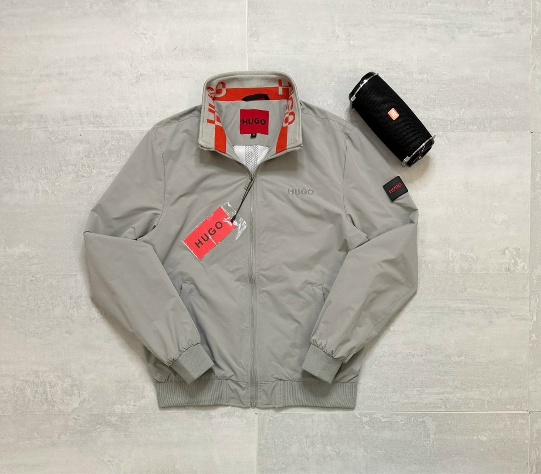 hugo boss куртка,куртка демисезонная hugo boss,ветровка hugo,мужская куртка hugo boss,куртка бомбер
