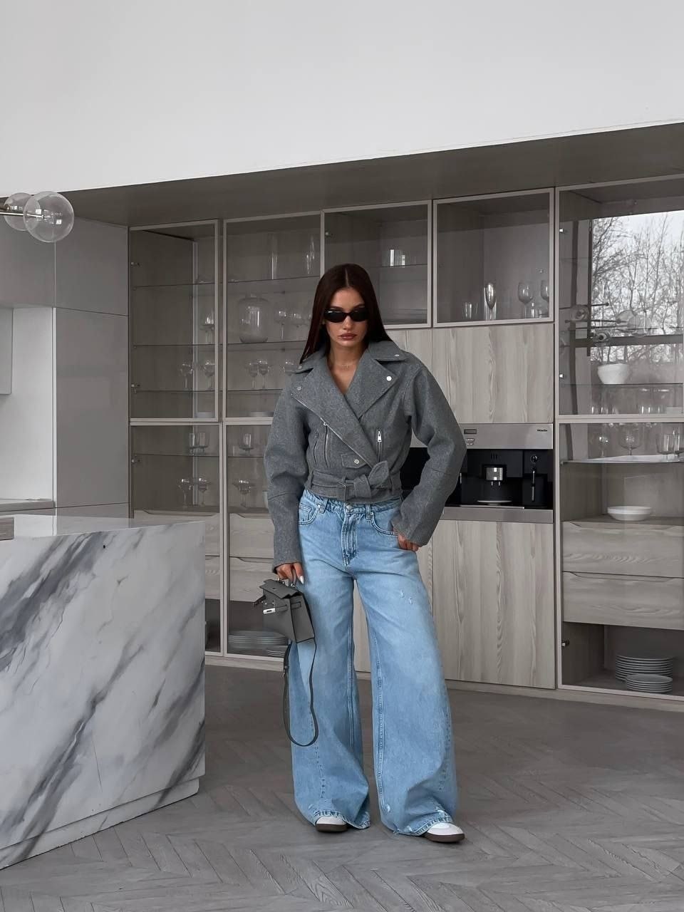 куртка косуха,джинсы оверсайз,модные джинсы,джинсовая куртка,куртка женская