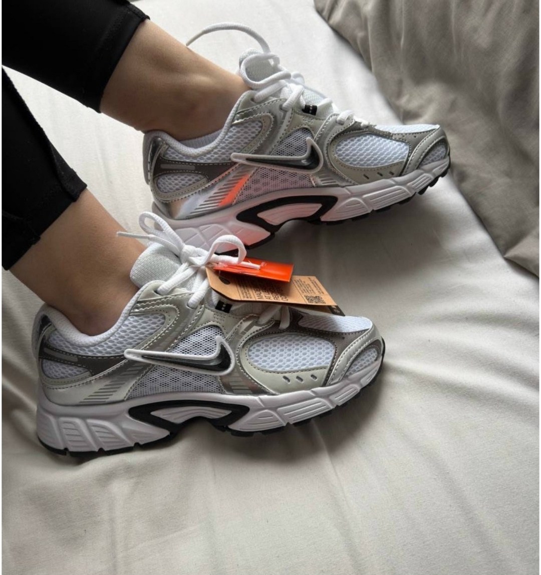 кроссовки nike,кроссовки женские nike,кроссовки найк,спортивные кроссовки,кроссовки nike v5 rnr