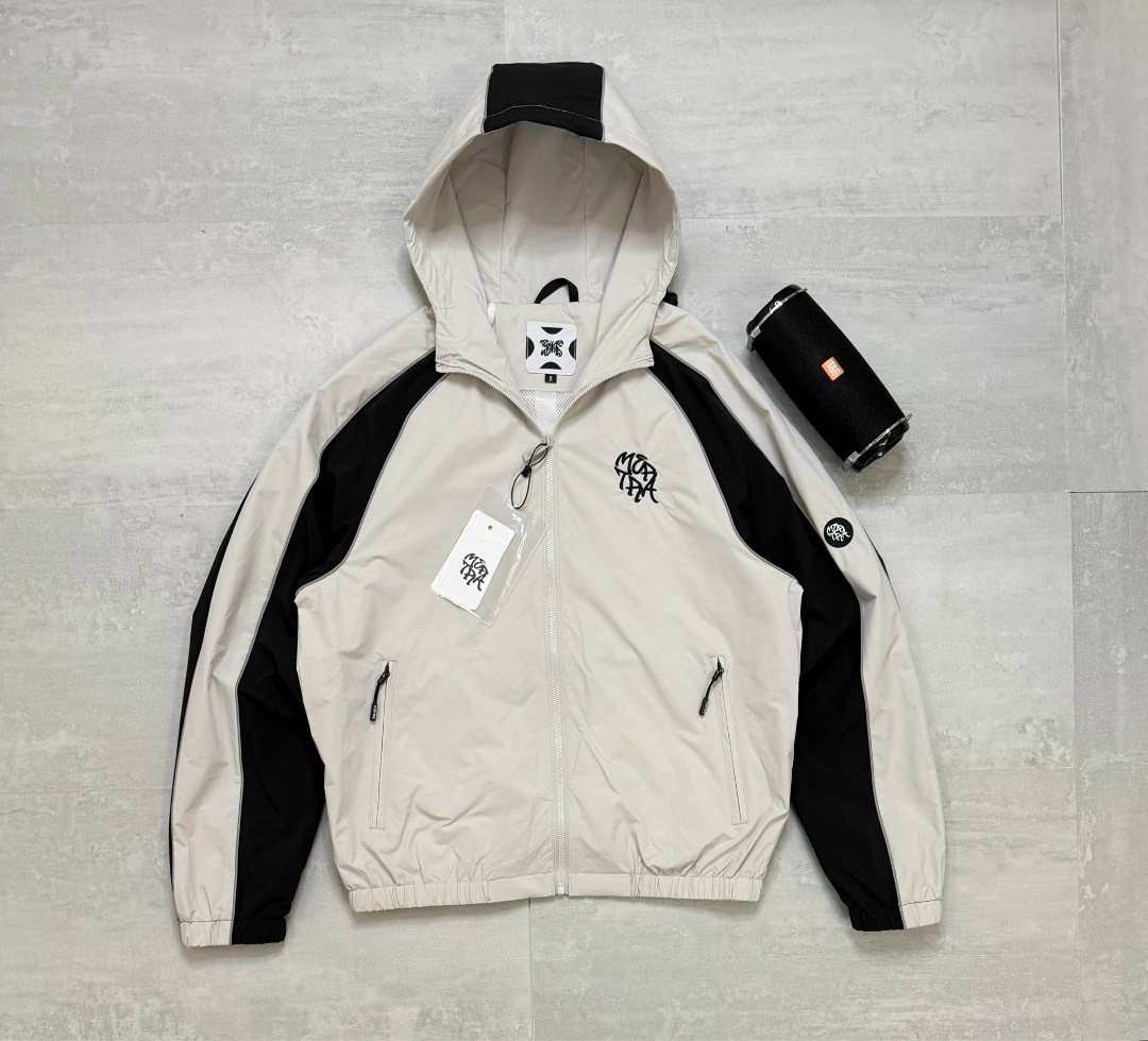 легкая куртка,куртка,куртка универсальная,куртка белая