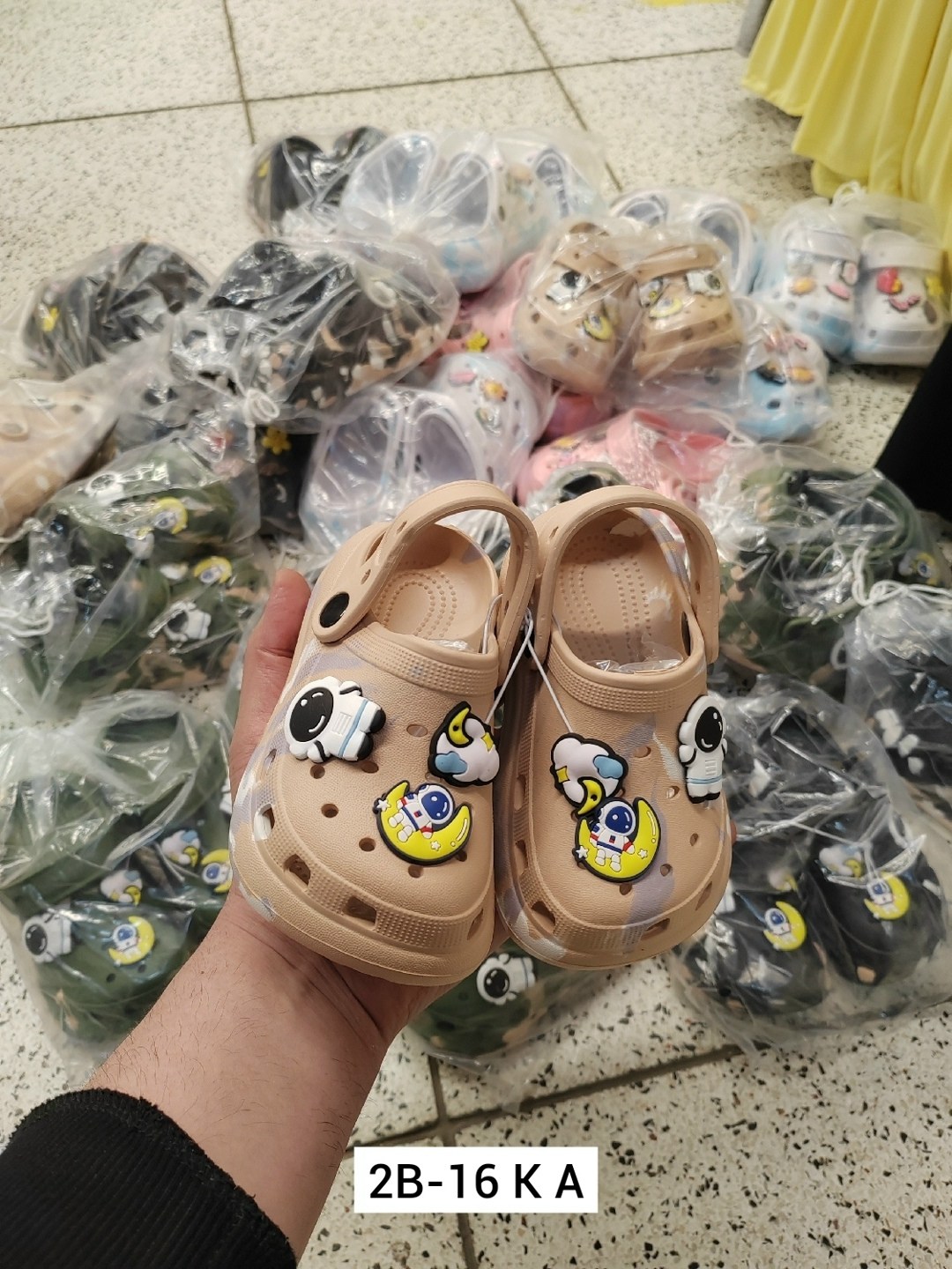 обувь,crocs baya seasonal printed clog,детские кроксы,резиновая обувь,crocs classic clog