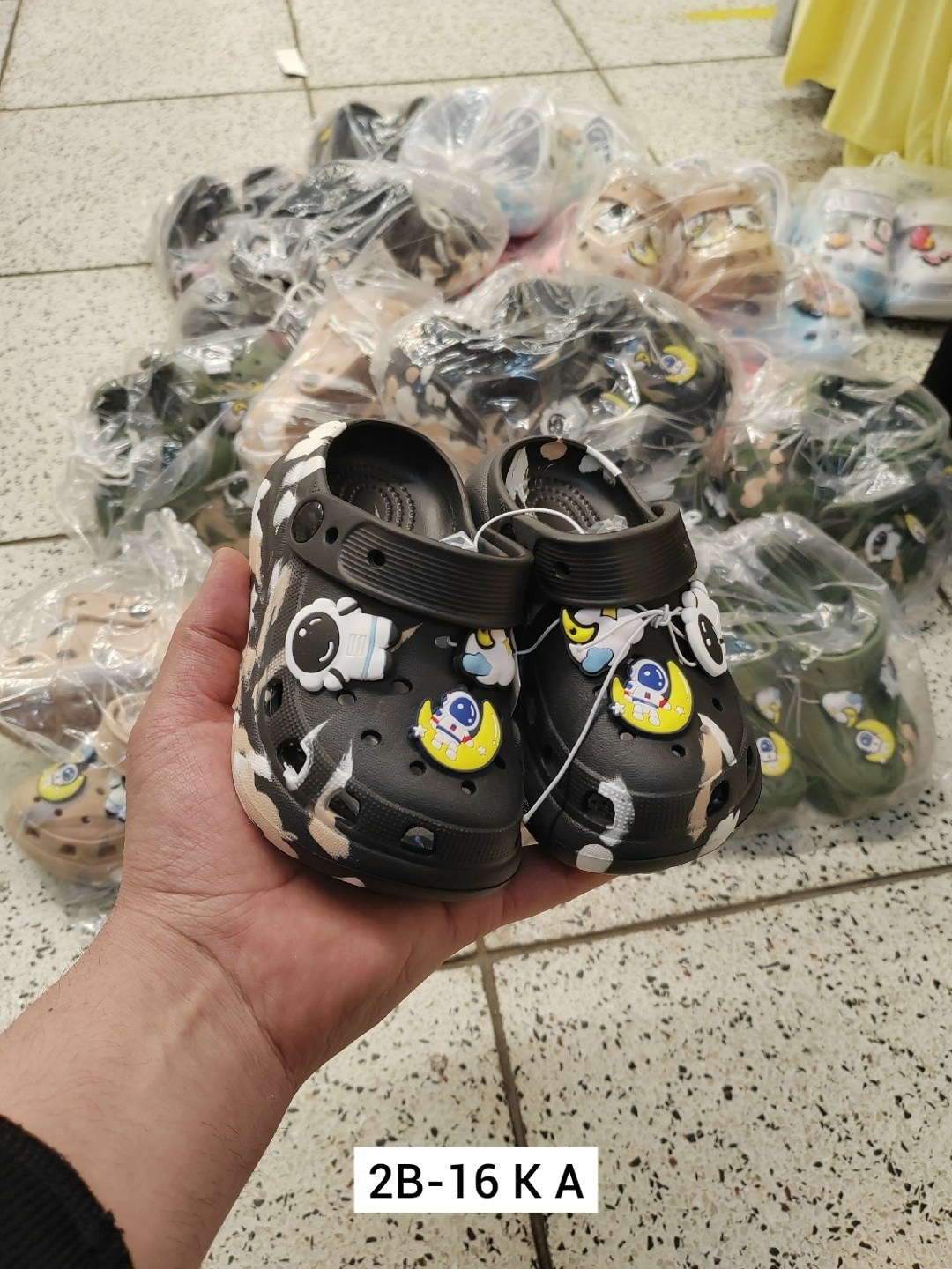 обувь,crocs baya seasonal printed clog,детские кроксы,резиновая обувь,crocs classic clog