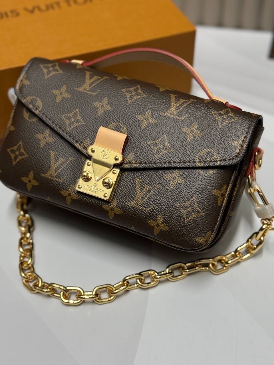 сумка pochette metis east west louis vuitton,louis vuitton сумка,женская сумка louis vuitton,сумка louis vuitton pochette metis east west коричневая,женская сумка на плечо louis vuitton