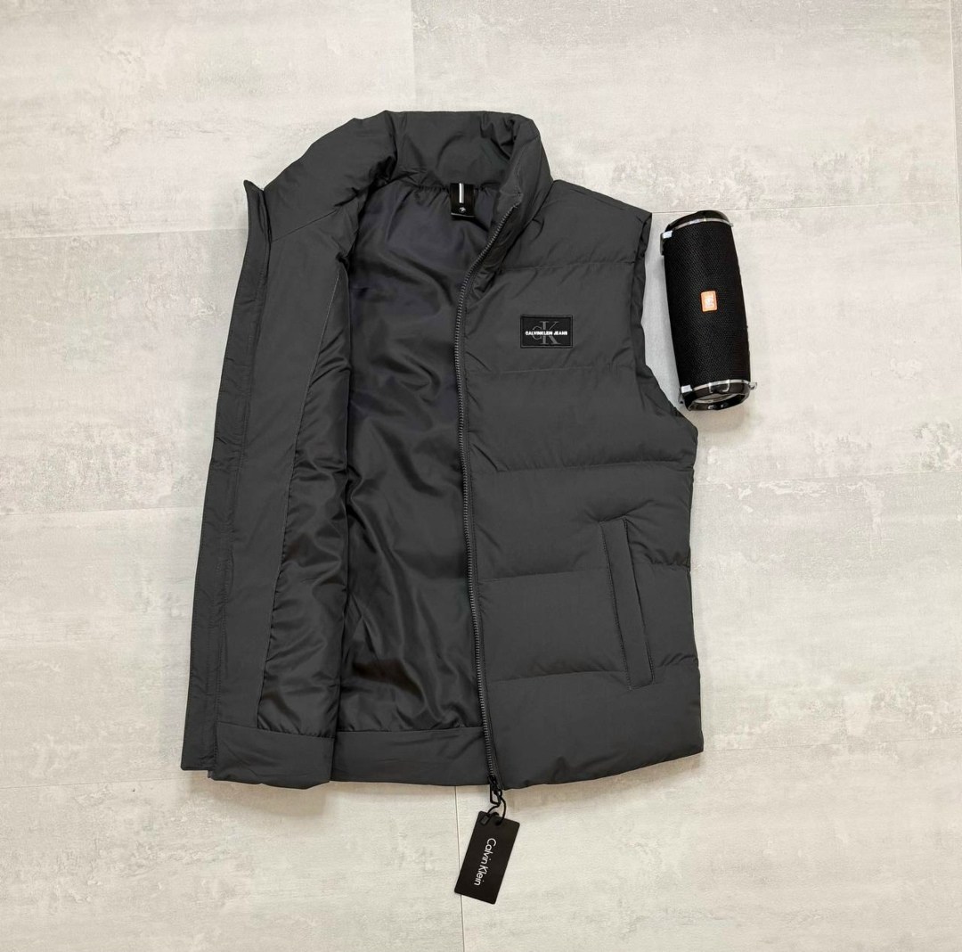 жилет,жилетка,теплый жилет,жилетка женская,жилетка прада мужская