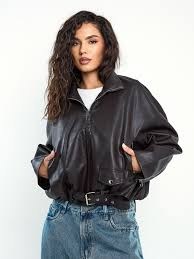 куртка кожаная женская,косуха оверсайз,кожаная куртка женская демисезонная,кожаный бомбер оверсайз,кожаный бомбер