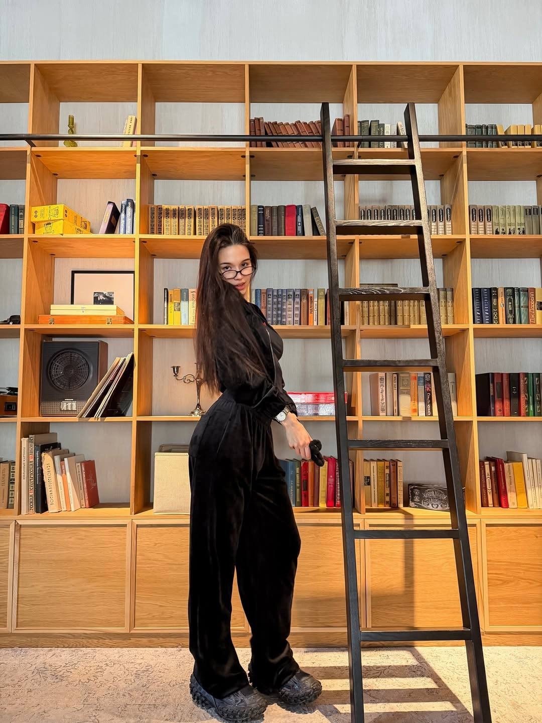 велюровый костюм,женский велюровый костюм,велюровый спортивный костюм,костюм бархатный с брюками emmiloves,костюм из велюра