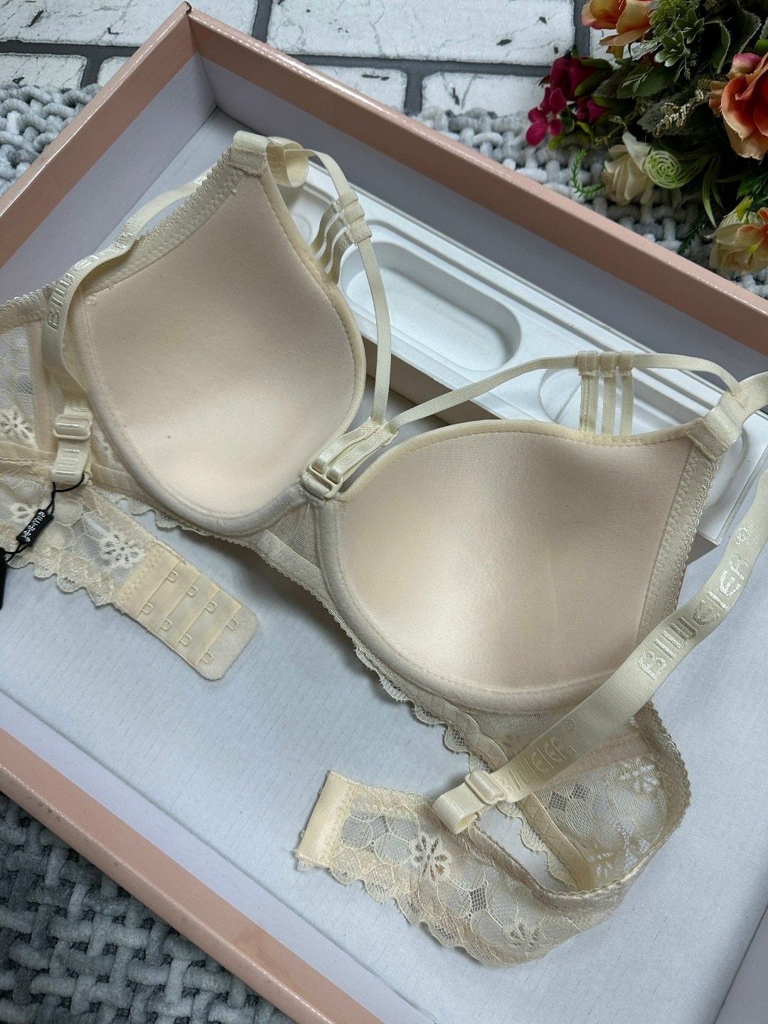 бюстгальтер,женская нижнее белье,модели бюстгальтера,женские бюстгальтеры,девушка