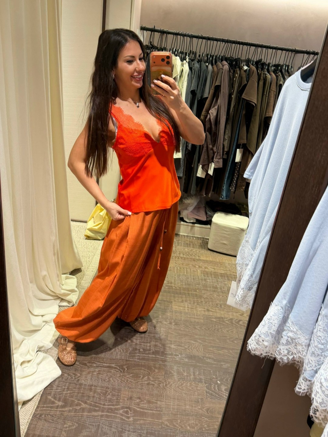 женские оранжевые брюки-палаццо из висконовой ткани с поясом olalook,брюки женские палаццо,модные брюки,брюки палаццо,широкие брюки