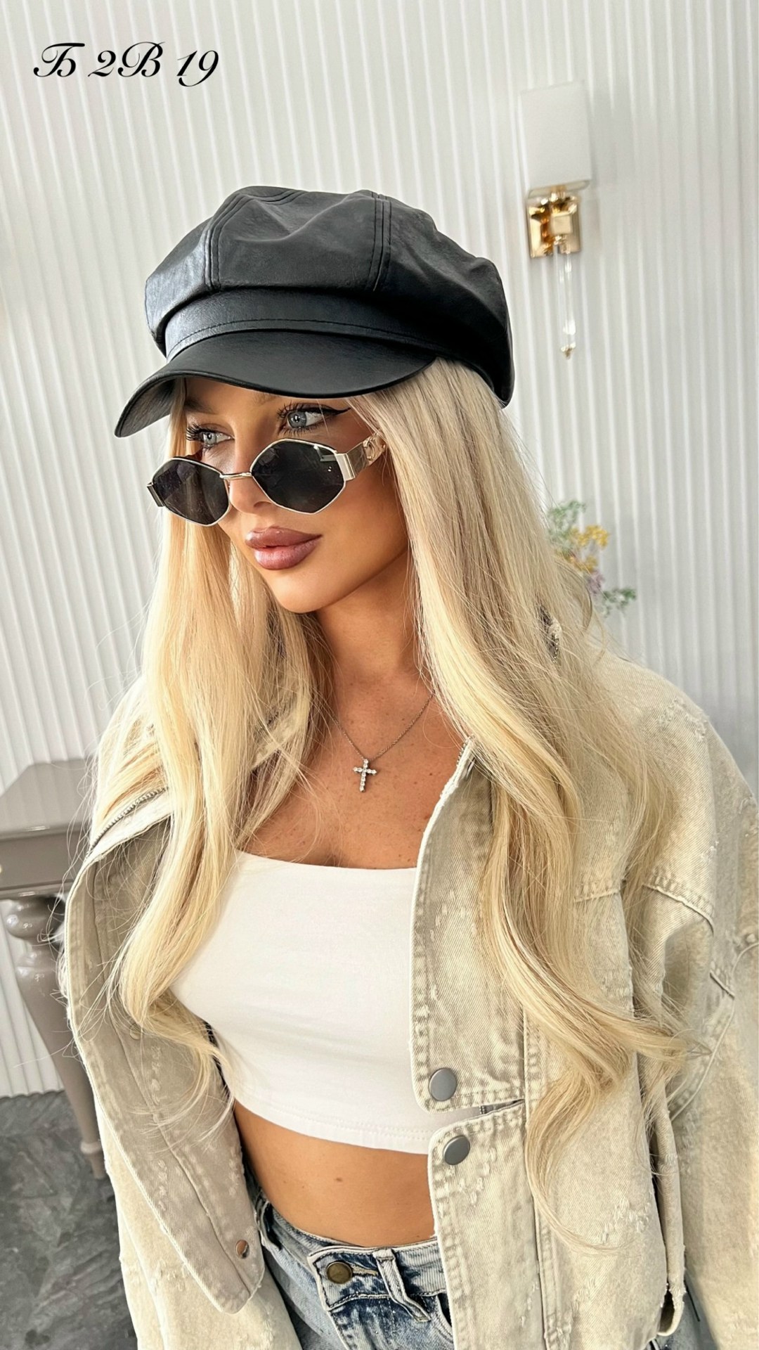 кепка джинсовая,женская кожаная куртка,кожаная куртка,женская куртка,джинсовая куртка