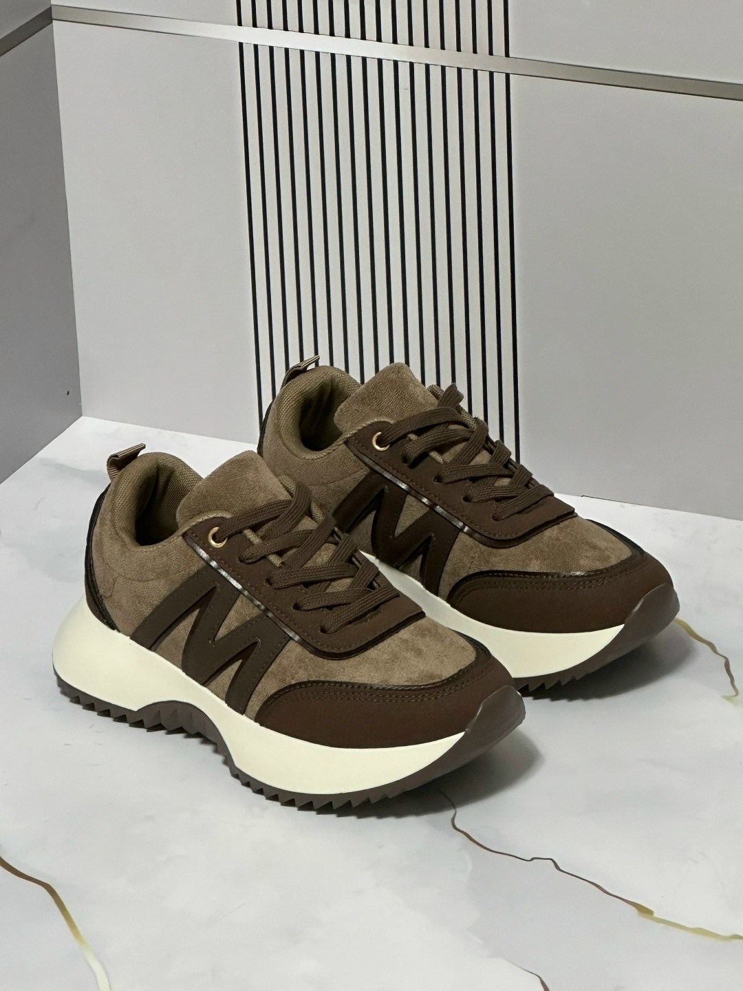 ,кроссовки женские,спортивная ,кроссовки для девушек,женская