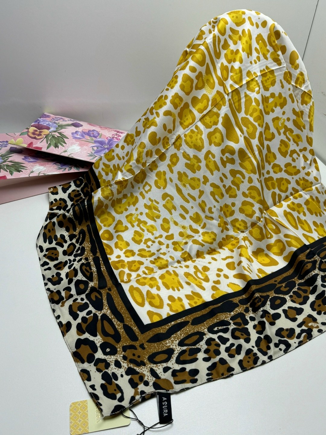 платки шелковые,платок леопардовый,платки женские,шарф платок женский,платки и шарфы