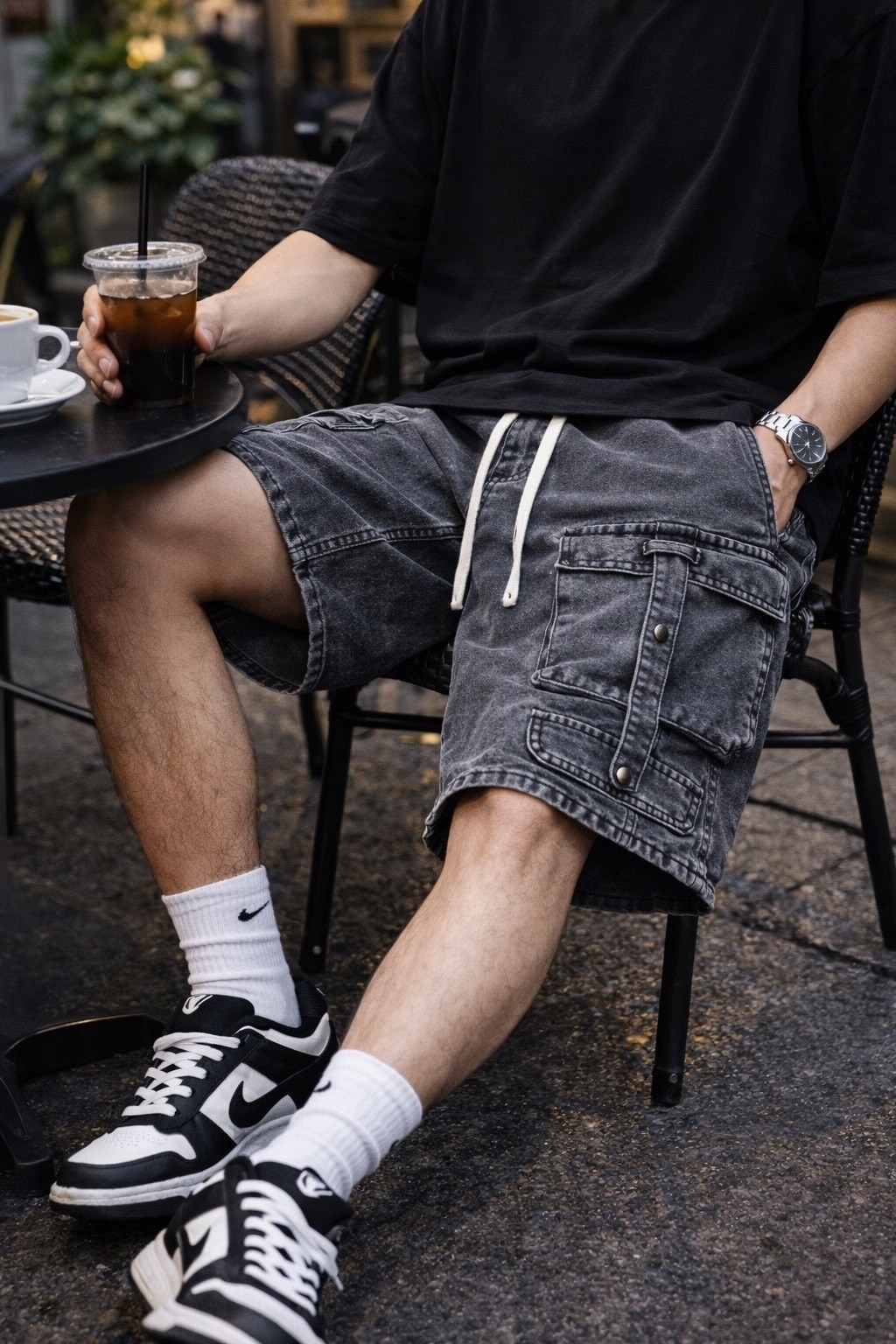 шорты мужские,шорты мужские джинсовые,шорты мужские джинсовые с накладными карманами,повседневные шорты,джинсовые шорты карго