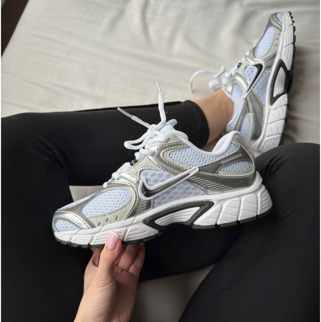 кроссовки nike,кроссовки женские nike,кроссовки найк,спортивные кроссовки,кроссовки nike v5 rnr