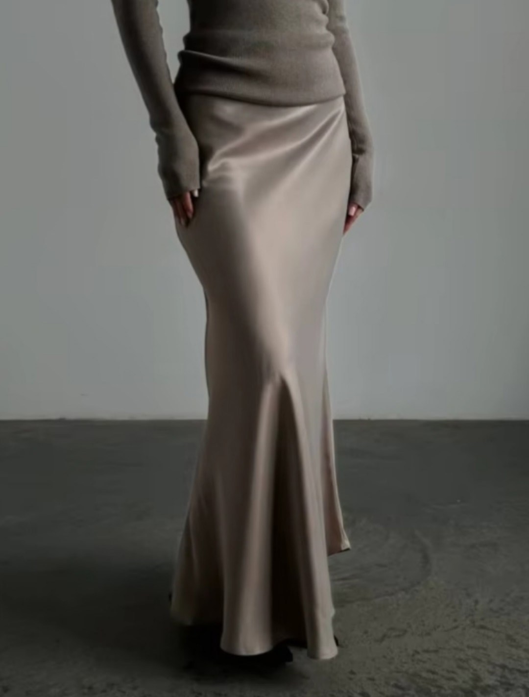 шелковая юбка миди,шелковая юбка,юбка атласная миди,юбка атласная,юбка атласная черная karine