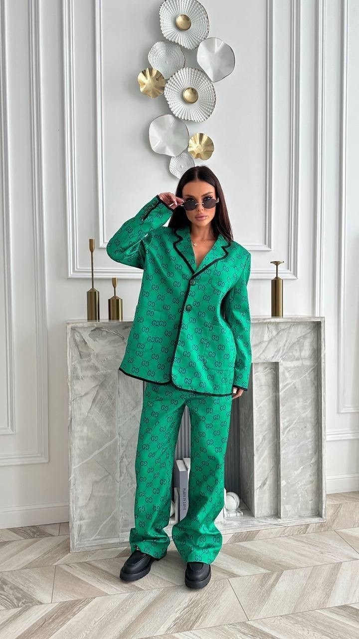 костюм с брюками,атласный костюм женский,женские костюмы,женский брючный костюм,зеленый костюм