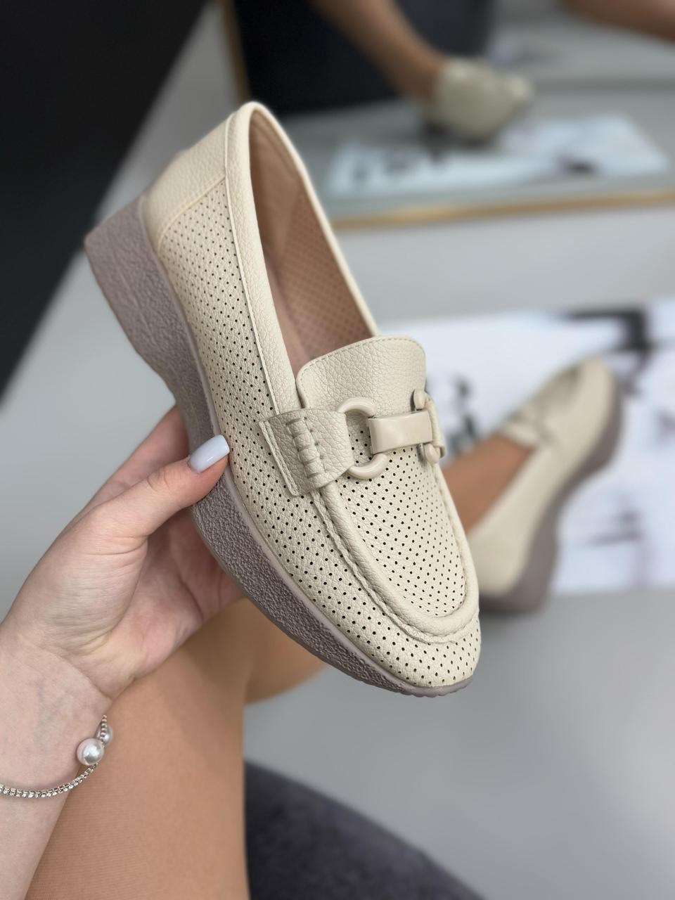 ,мокасины женские,лоферы женские,белые лоферы,лоферы с перфорацией