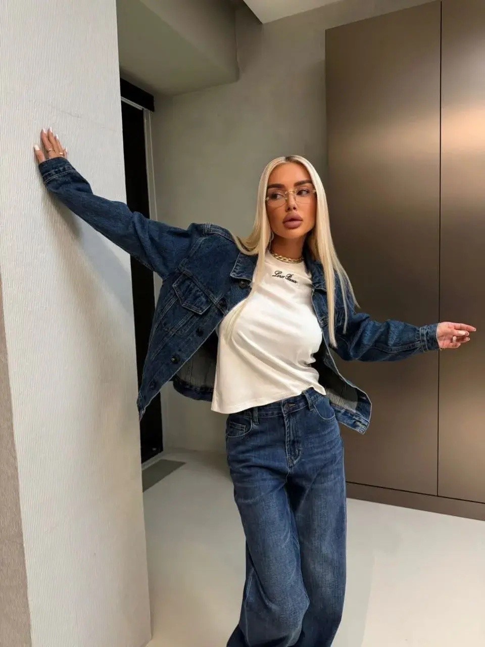 джинсовая куртка,куртка джинсовая женская,куртка стильная,модные джинсы 2025