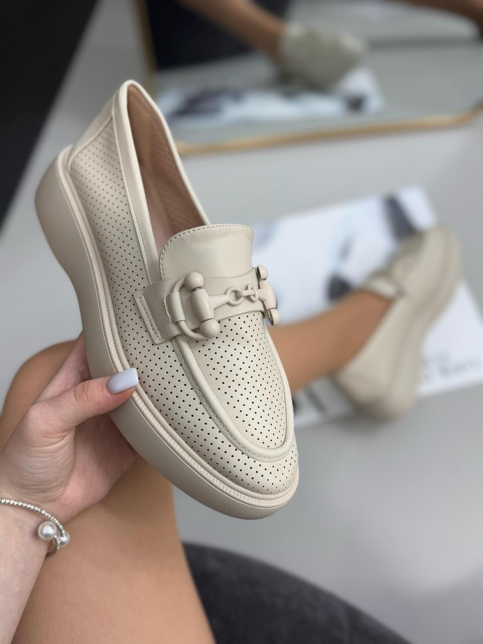 ,мокасины женские,лоферы женские,белые лоферы,лоферы с перфорацией