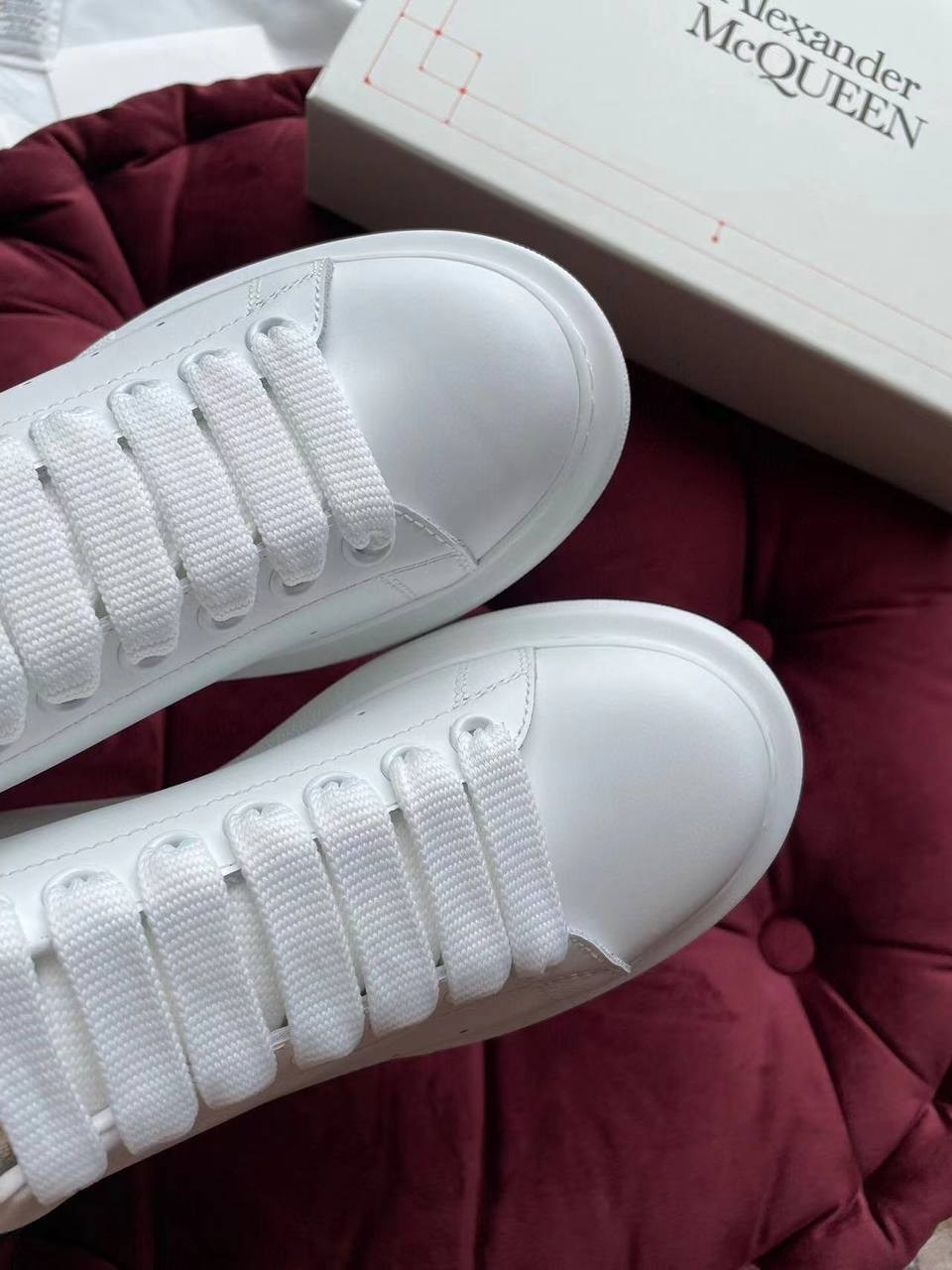 alexander mcqueen black & white oversized sneakers,women alexander mcqueen oversized sneaker white black,alexander mcqueen oversized sneakers,кроссовки alexander mcqueen,кроссовки alexander mcqueen ov